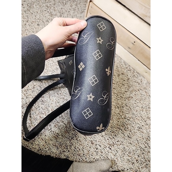 Woman's Faux Leather Printed Backpack - Picture 8 of 10